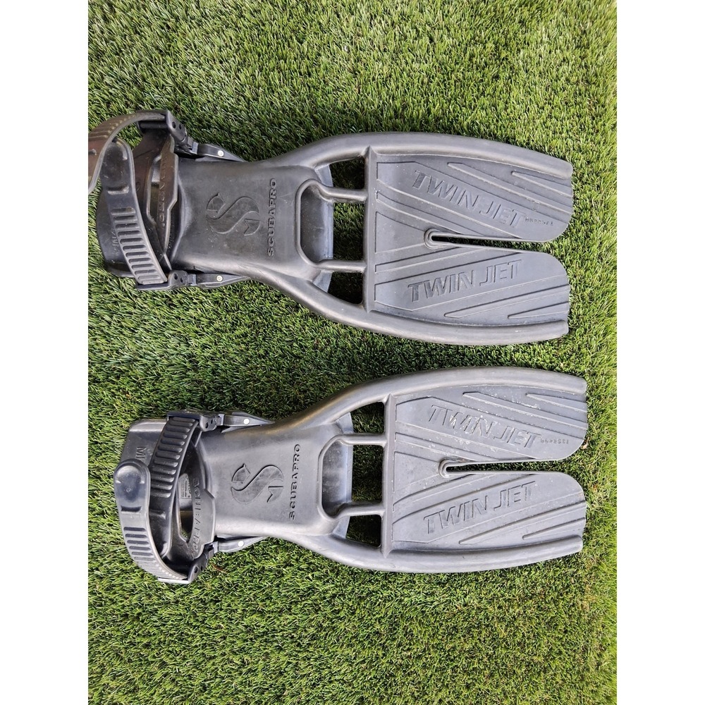Scubapro Twin Jet Max Split Fins Medium Open Heel Black Dive Fins Made in U.S.A